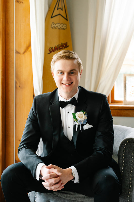A-La-Carte Groom’s Boutonnière